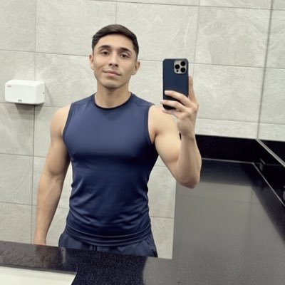 oscar_es99's profile picture. https://t.co/DxYAv3Gxc8