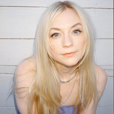 emilyrkinneybr's profile picture. Sua única fonte brasileira de notícias sobre a atriz, cantora e compositora Emily Kinney. Perfil não oficial, feito por fãs.