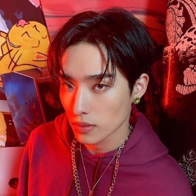 luneskjn's profile picture. 