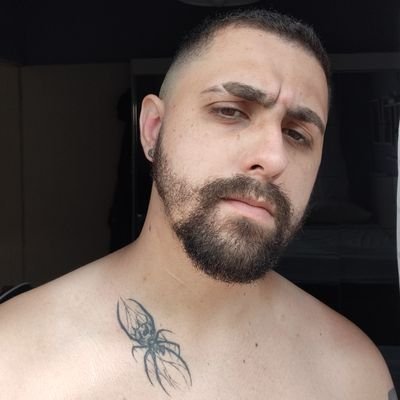 Teffynhos's profile picture. Emo, nerd e às vezes engraçadinho

Vou falar de jogos, tristeza e música estranhas