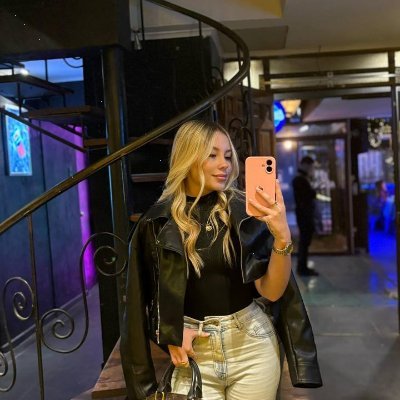 dayanarangelr's profile picture. maybe it�s time to let someone make me laugh again :)