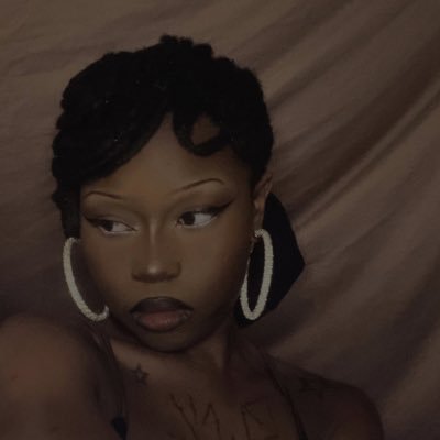 D3VILISHBRI_'s profile picture. i sing and i bass $ang3licbri