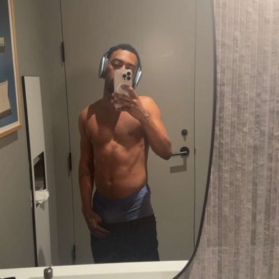 Wrrd2Jay's profile picture. New Orleans Raised me ⚜️IG: Creolepaapi. Sag ♐️