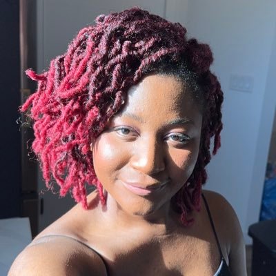 Temi_lolu_'s profile picture. Believer | Aspiring career woman | I put my scattered thoughts here, you won't always agree with them. 😉