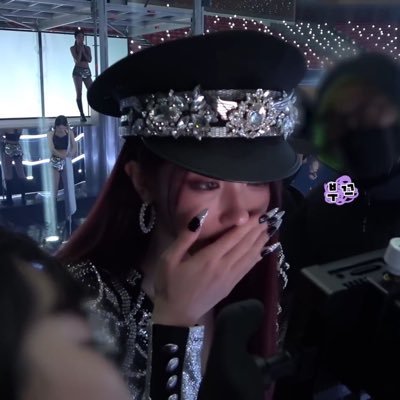 glitterymuffin's profile picture. 🐈‍⬛ : I go by karma ⋮ cw : fat ⋮ pro-recovery ⸝⸝.ᐟ⋆ 𐔌՞. .՞𐦯 ⋮ @sparklyyuri is my alt ⋮ previously ada wong of shedtwt⋮ https://t.co/cbOvI2UmuY