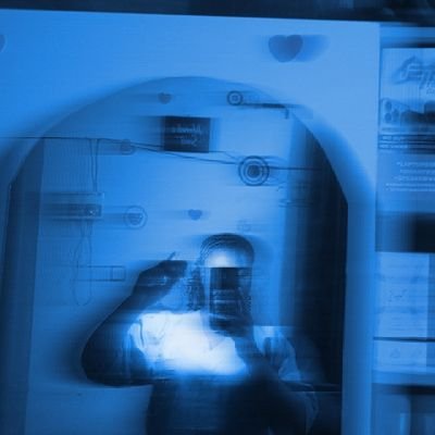 AmeerahOmoGiwa's profile picture. I'm just a girl, a happy one!.