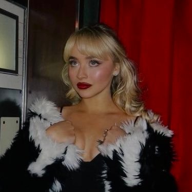 lyrascoven's profile picture. witch — thatcherlyra supremacist