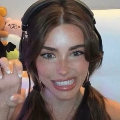 ScamBullyGod's profile picture. Pay me to bully and scam you 🤡 If I follow you I want your CASH 🫵🏻 Be an income stream for my cash flow feed 💵 https://t.co/kx6PFoiR24 Group drains: