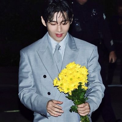 BetsahYadira's profile picture. hi! BORAHAE TAEHYUNG ᵗʰᵛ💜🌠🐯🍓KTH FAN🎶🎶   I love V's music✨KIM TAEHYUNG  ✨ KING OF POP ✨ 
᭙ꫀ ᭙ꫀ𝕣ꫀ ડꫝⅈ ρ ડ ⅈꪀ 𝕥ꫝꫀ ꪀⅈᧁꫝt... 🌙✨
🐺&TEAM 🌙💫MAKI-Kun💫🌙