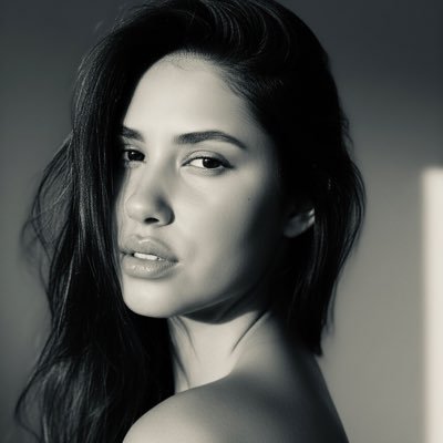 Esmelmystic's profile picture. oraculista 🔮 I terapeuta holística e reikiana ✨| witch