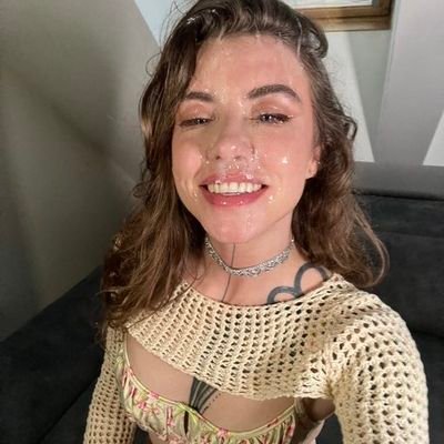 mia_mhiz56269's profile picture. crispy and juicy also nasty with some naughty stuff...DM me if you got the balls to have some dirty fun 😊