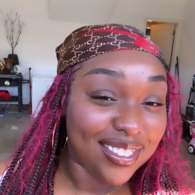teesanottessa's profile picture. mom, rapper, shittin on these hoes 💗