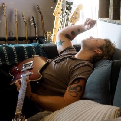 bl00d0nthedrums's profile picture. fanartist! #1 blood on the drums enthusiast | cth & afi | currently: 5sos, the wrecks, pinkpantheress, shinee