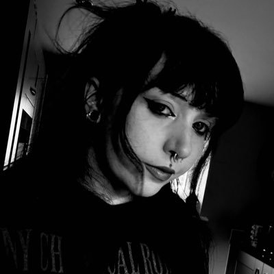 b0netemple's profile picture. 22. england. they/them. horror fan. physical media collector. edward scissorhands lover and defender ⋆˚꩜｡⋆