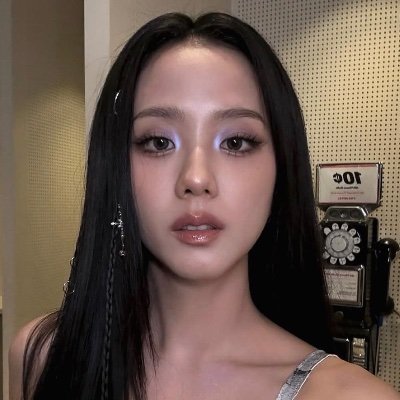filmbyjisoo's profile picture. 