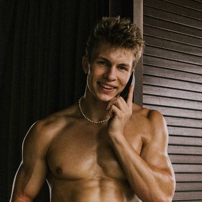 Master_Pliskin's profile picture. Come closer 👀👇🏻