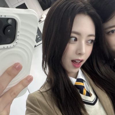 jarvishrlen's profile picture. txtzy jennie aydeed stayc meovv njz tbz nexz