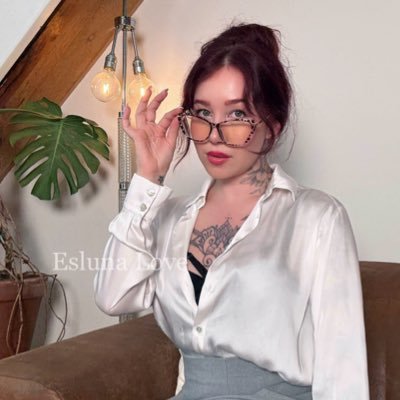 eslunalove's profile picture. 🌸 ONLINE FANTASY 🌸 enter my magical world 💕 other accounts  @esluna_love @eslunawalks 🔗⬇️