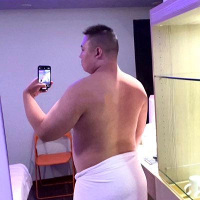 shaw23414's profile picture. ⚠️成人警告「進入本頁面，您必須滿18歲，本頁面含有客觀上足以刺激或滿足性慾之軟蕊（SOFTCORE）內容。 未滿18歲請離開本頁。