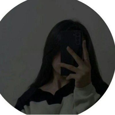 _12uin's profile picture. بنيه لو يُورثها الحزن تبقى رزينّه. @Alhilal_fc