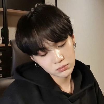 Dimpzz10's profile picture. •OT7 👑👑👑👑👑👑👑 
• Pre-debut army 💜
•BTSpopper 
•solos, multis, shippers 🚫 
•Fan account
• She/Her