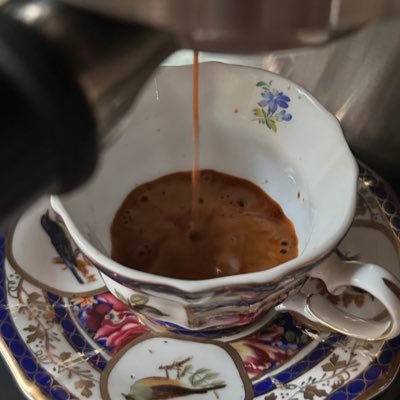 _ra1957's profile picture. الكثير من القهوة ..