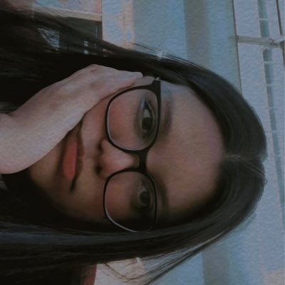 ddlovaciloos's profile picture. pronomes: fala cmg não faz o favor