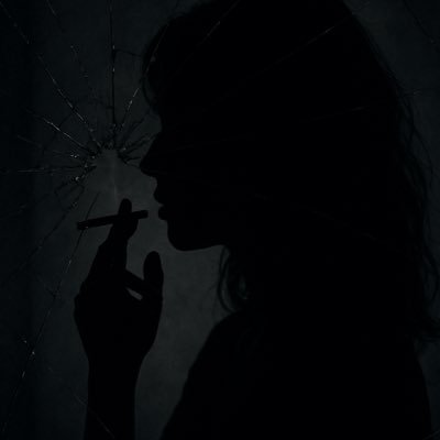 ZehirliBirRuya's profile picture. Her şey yalan, ben dahil. Hoş geldin kaosa.                                                                            Burada akıl ağır yaralı, gerçekse ölü