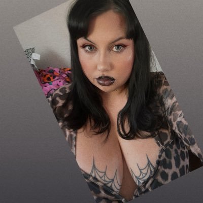 crybbycl0wn's profile picture. 𝖂𝖊𝖑𝖈𝖔𝖒𝖊 𝖙𝖔 𝖙𝖍𝖊 𝖋𝖗𝖊𝖆𝖐𝖘𝖍𝖔𝖜🃏 𖤐⊹₊ 🎪⋆27⋆🏳️‍🌈 NSFW ACCT: @juicyyjinxx_