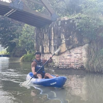 DavidMgar17's profile picture. “Si el honor y la sabiduría y la felicidad no son para mí, que sean para otros. Que el cielo exista, aunque mi lugar sea el infierno”. 

Jorge Luis Borges