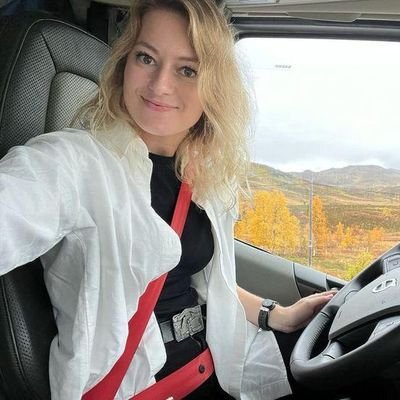 MarineSera68953's profile picture. I like travel