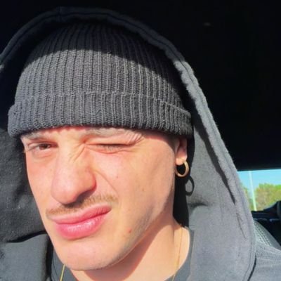 etucantalalalaa's profile picture. porta il sole nelle tasche☀️