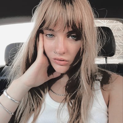 melodisms's profile picture. this user is currently loathing.