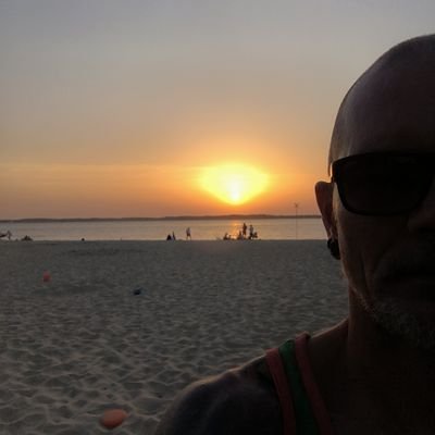 SteffenK383458's profile picture. Auch ich war einst ein Mann, gefangen im Körper einer Frau. Dann wurde ich geboren!