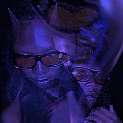 iszozoinsane's profile picture. 001 | Cat Parent 🐈 | Editorial Makeup Artist | Jewelry Maker | Visual storyteller | Raver | Chaotic Creative🦄