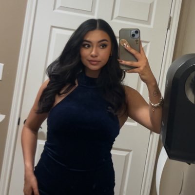 LeyLey_10's profile picture. all thoughts and opinions are my own.