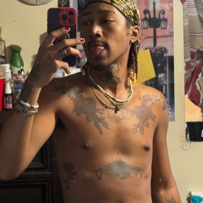 foreign_bando97's profile picture. i stay to myself and mind my business 🤷🏽‍♂️ thats all ……. but other than that enjoy the content 😏                 6’0/mixed/♌️