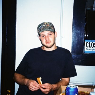 dourselfa_favor's profile picture. I don’t make pictures I take pics