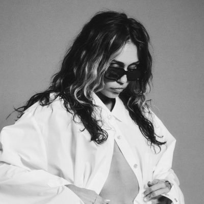 HoranChilensis's profile picture. 27 años y le sigo llorando a Hannah Montana.