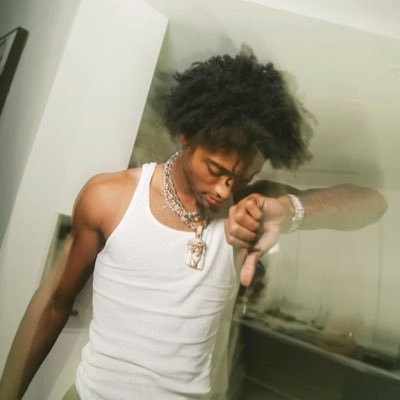 HoodiiZay's profile picture. stats over wins