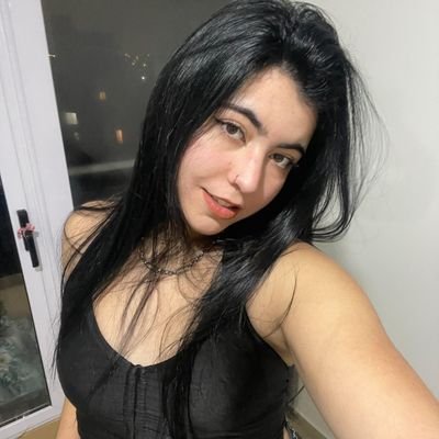 lulicab68's profile picture. y si viene un río gris
que separe al mundo en dos,
quisiera quedar del mismo lado que Bos 🏴‍☠️🩵