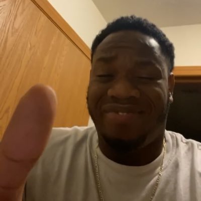 thatswillieson's profile picture. 27 | (Kinda) Financially stable| yo hablo un poquito espanol #BearDown