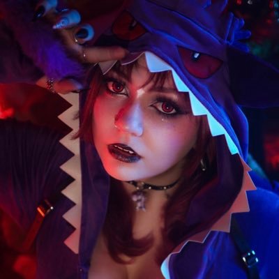 Nephynee's profile picture. 25 | Twitch Partner | League of Legends & Cosplay 🖤