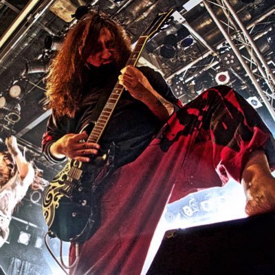 kentahmgt's profile picture. 顔からお笑い特待生！ブスの文句は俺に言え！でおなじみのハリケーンミキサーの六弦豚野郎ケンタです！臭いものには蓋を。 じゃなく、臭いものには、さらに臭いものを！こんな私ですがどうぞよろしくBAND▶︎@hurricanemixer_ / ▶︎#APEX #ボクシング #麻雀 #釣り #スト6