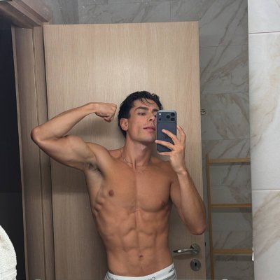 LuanaAlvim's profile picture. Your favorite Urologist and yes i got a 🌶 page