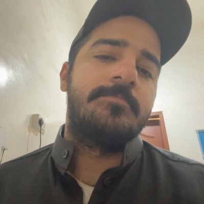 3cli9se's profile picture. قاربًا تلوي الرياح به