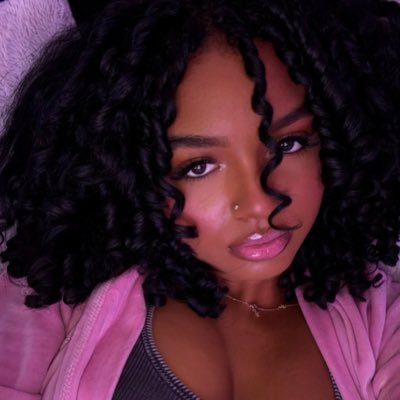 rhyamb's profile picture. 🇨🇻| ambreias.beautybar