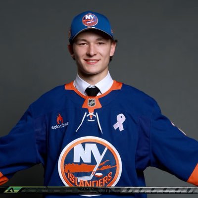 JulienHache's profile picture. Fan de Hockey , complètement piqué par ce sport