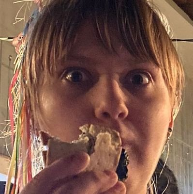 f0rever_lee's profile picture. ela/dela, vegetariana                                       

                        o mpb, rock, livros e a julia me mantém viva