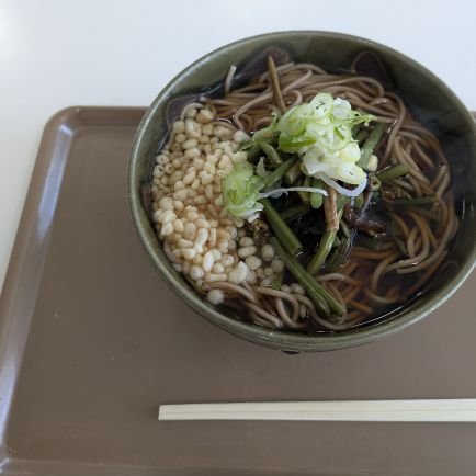 eigajidai's profile picture. 他人を傷つけるだけの、くだらん記事を載せないよう全身全霊でサボってる物書です。
登校や出社はGYMに通うようなもんだから、世をはかなんで、中央線に飛び込みなさんなよ…。はい、ポン！